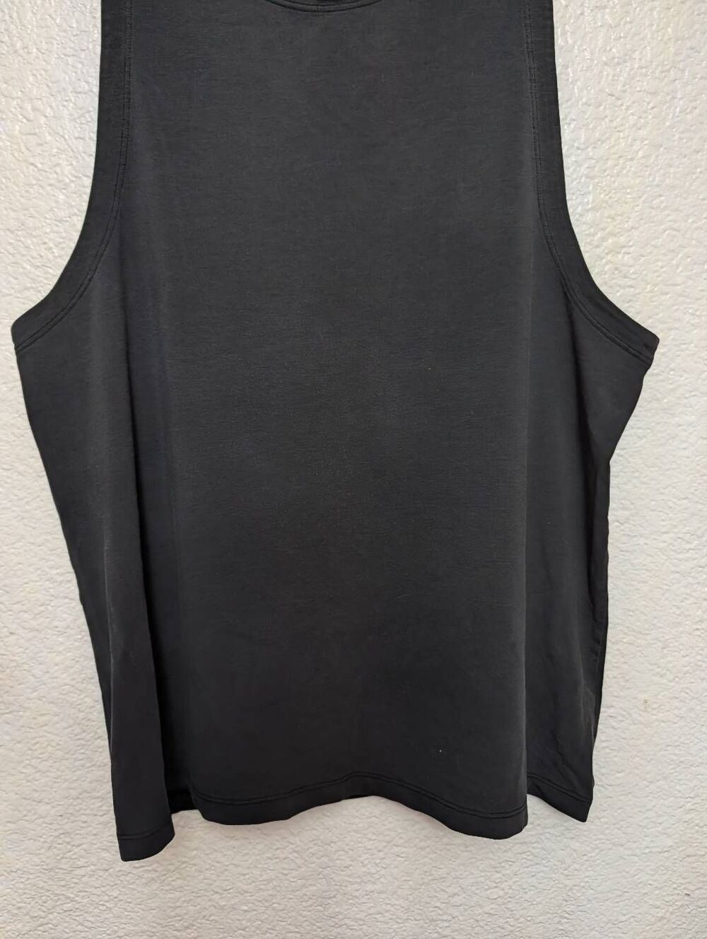 Lululemon tank top for men - Picture 3 of 5